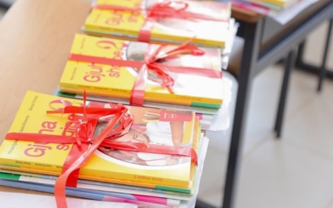 Rama: Librat shkollore falas per klasat 1-9, perfitojne dhe kategorite e vecanta